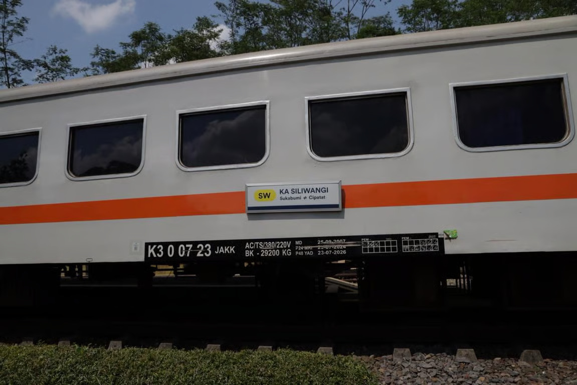 ka lokal siliwangi jadi primadona transportasi masyarakat cianjur saat libur akhir pekan dan tahun baru islam 1448 h