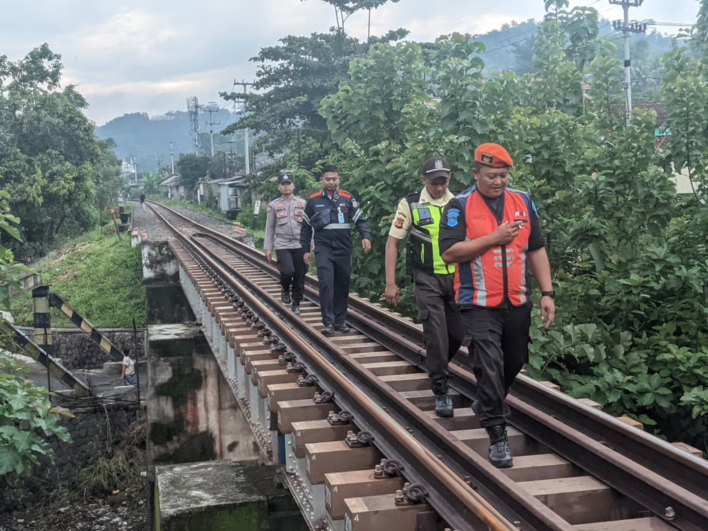 kai daop 2 bandung ajak masyarakat berperan serta jaga keselamatan perjalanan kereta api