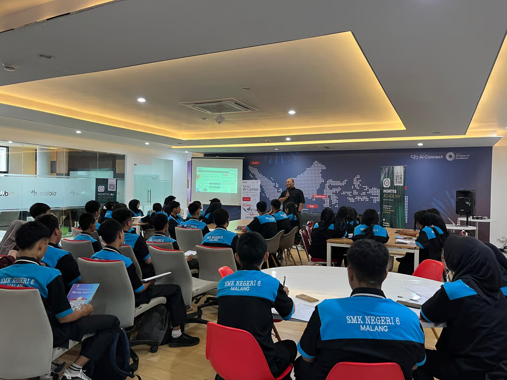 kunjungan industri smkn 6 malang di telkom ai center mendorong pemahaman teknologi dan inovasi di era digital