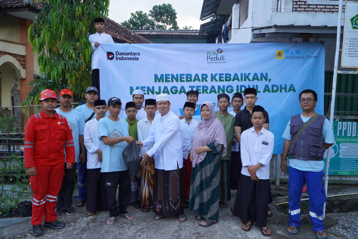 pln indonesia power ubp jatigede salurkan hewan qurban dan jaga keandalan listrik di momen idul adha 1447 h
