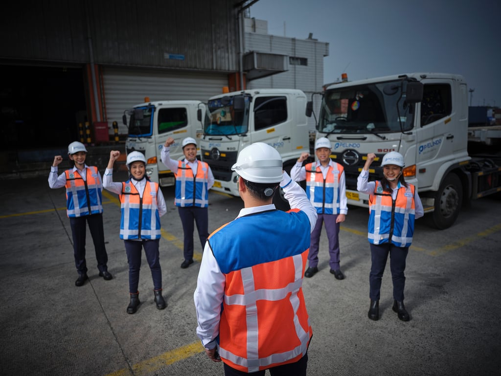 pt pelindo sinergi lokaseva tingkatkan awareness hsse untuk perkuat ekosistem layanan pendukung pelabuhan