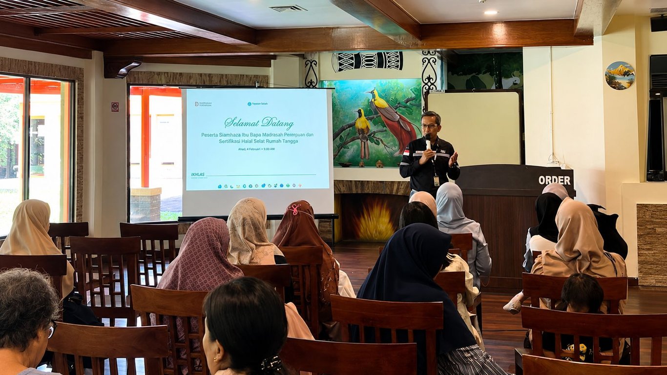 perkuat ekosistem halal, sucofindo edukasi pelaku umkm di timika perkuat ekosistem halal, sucofindo edukasi pelaku umkm di timika