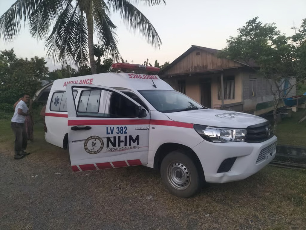 ambulans nhm bantu layani 130 layanan kemanusiaan untuk warga