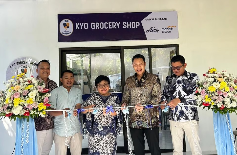 bank mandiri taspen resmikan toko aice mantap di manado, dukung pensiunan jadi wirausaha