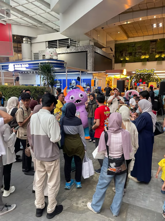 dumdumz bag charm sukses ramaikan pasaraya blok m, hadirkan pengalaman interaktif yang tarik antusiasme ratusan pengunjung