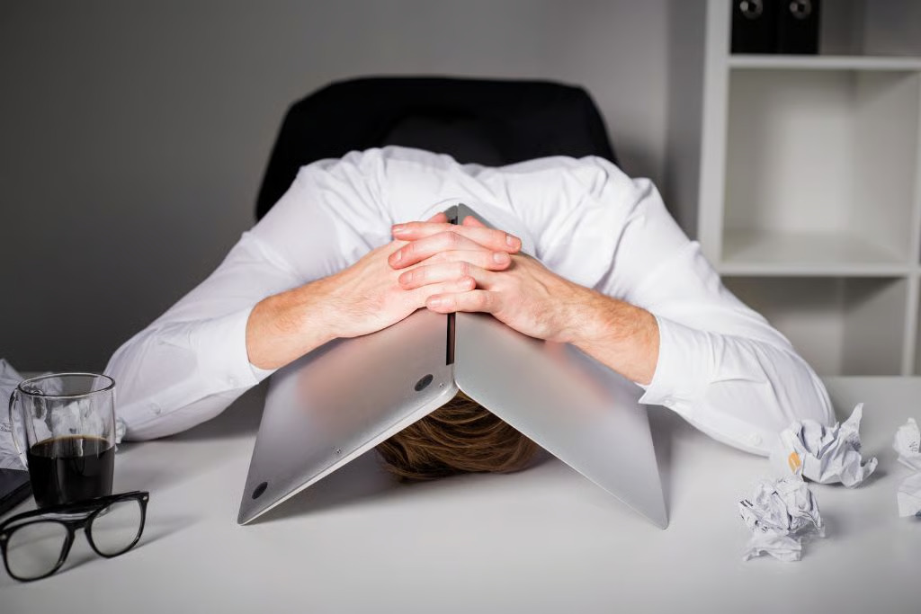 financial burnout saat capek cari uang tapi saldo tabungan tidak bertambah financial burnout saat capek cari uang tapi saldo tabungan tidak bertambah