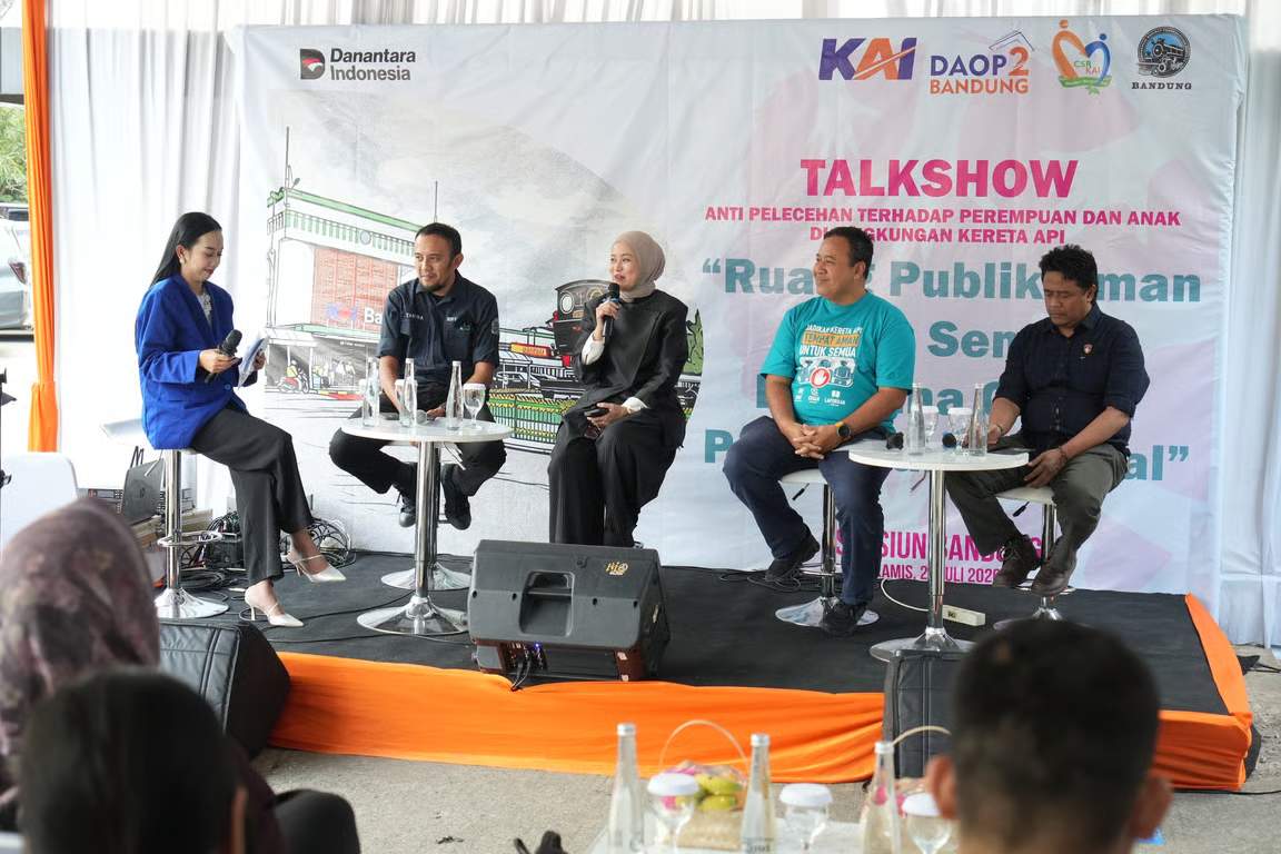 kai daop 2 bandung bersama komunitas railfans gaungkan stop pelecehan seksual di transportasi publik kereta api