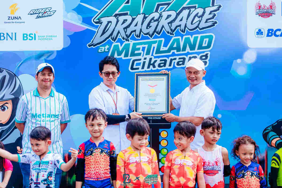 metland cikarang kembali raih rekor muri melalui dragrace pushbike dengan peserta anak terbanyak