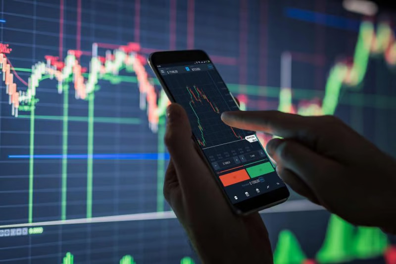 ojk perketat konten kripto, influencer bisa kena denda rp15 miliar