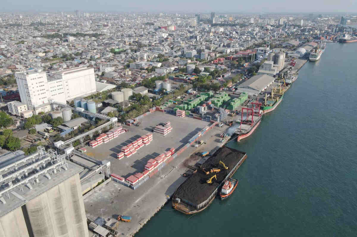 pelabuhan makassar catat pertumbuhan positif arus bongkar muat pada semester i 2026 pelabuhan makassar catat pertumbuhan positif arus bongkar muat pada semester i 2026