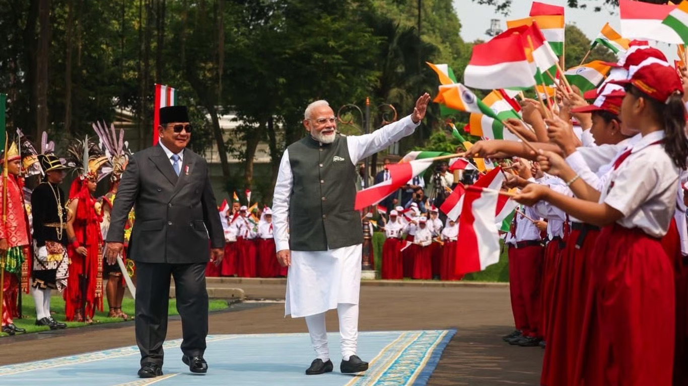 prabowo sambut pm narendra modi di istana merdeka, tegaskan eratnya hubungan indonesia india