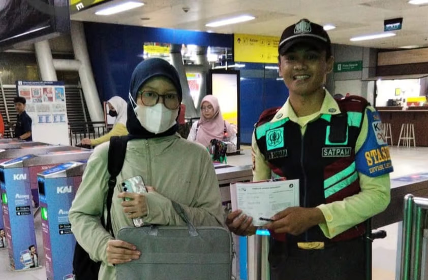 ribuan barang tertinggal kembali ke pemilik, ini yang harus dilakukan jika kehilangan barang di lrt jabodebek ribuan barang tertinggal kembali ke pemilik, ini yang harus dilakukan jika kehilangan barang di lrt jabodebek