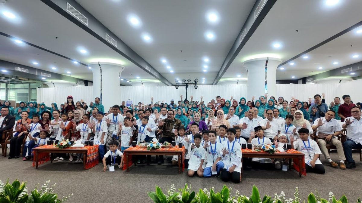 tp pkk dki jakarta berhasil selenggarakan khitanan massal untuk lebih dari 2000 anak antusiasme tinggi hingga raih penghargaan muri