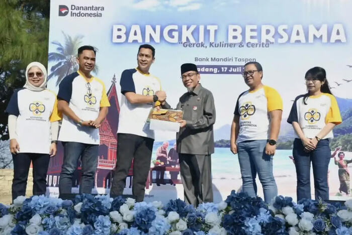 wawako padang dalam acara 'bangkit bersama, gerak, kuliner, cerita' yang diselenggarakan bank mandiri taspen (1) wawako padang dalam acara 'bangkit bersama, gerak, kuliner, cerita' yang diselenggarakan bank mandiri taspen (1)