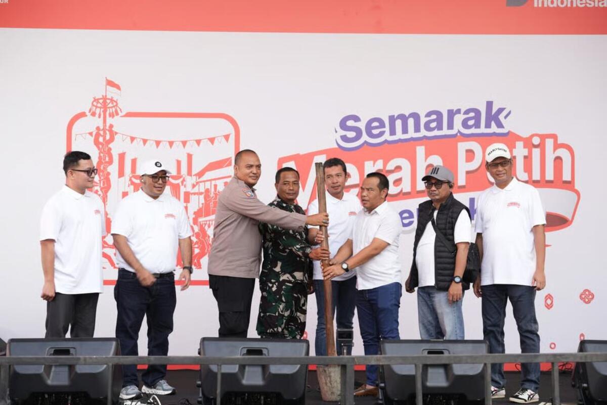 bri region 6 meriahkan pasar malaka rorotan, dibuka dengan simbolis penumbukan padi bri region 6 meriahkan pasar malaka rorotan, dibuka dengan simbolis penumbukan padi