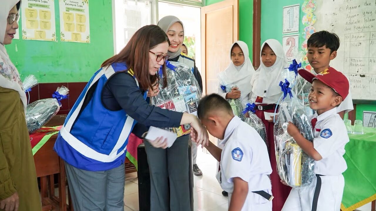 dukung pendidikan dan semangat belajar anak pt jasamarga tollroad maintenance salurkan bantuan tang (2) dukung pendidikan dan semangat belajar anak pt jasamarga tollroad maintenance salurkan bantuan tang (2)