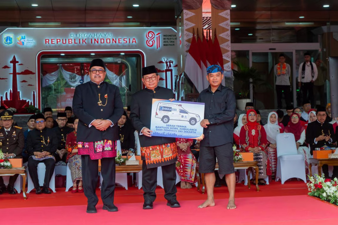 “hut ke 81 ri, pam jaya rayakan kebersamaan dan dukung penyerahan ambulans untuk masyarakat suku baduy”