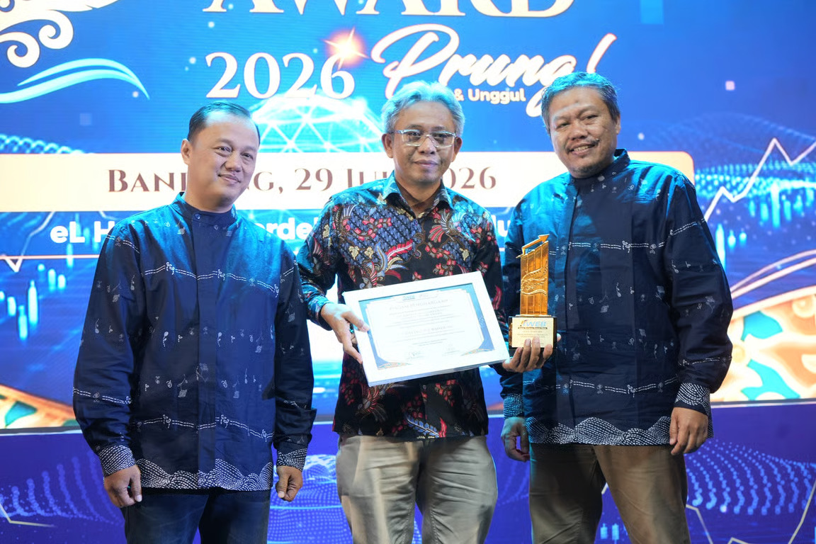 humas kai daop 2 bandung raih penghargaan narasumber korporasi terbaik pada iweb awards 2026, bukti komitmen hadirkan informasi cepat, akurat, dan terpercaya (1) humas kai daop 2 bandung raih penghargaan narasumber korporasi terbaik pada iweb awards 2026, bukti komitmen hadirkan informasi cepat, akurat, dan terpercaya (1)