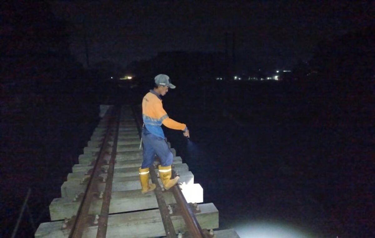 kai daop 2 bandung pastikan keselamatan perjalanan kereta api pasca gempa pangandaran, pemeriksaan jalur masih berlangsung