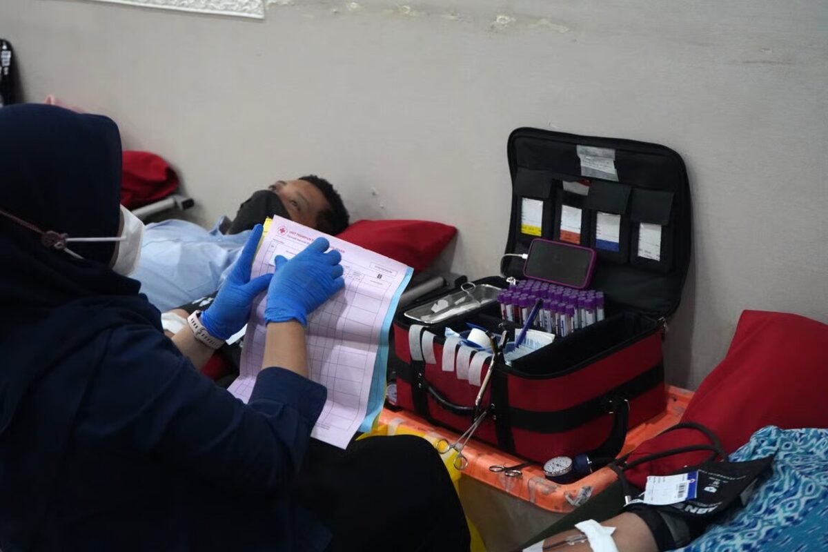 berbagi di hari jadi, kai logistik gelar donor darah untuk sesama
