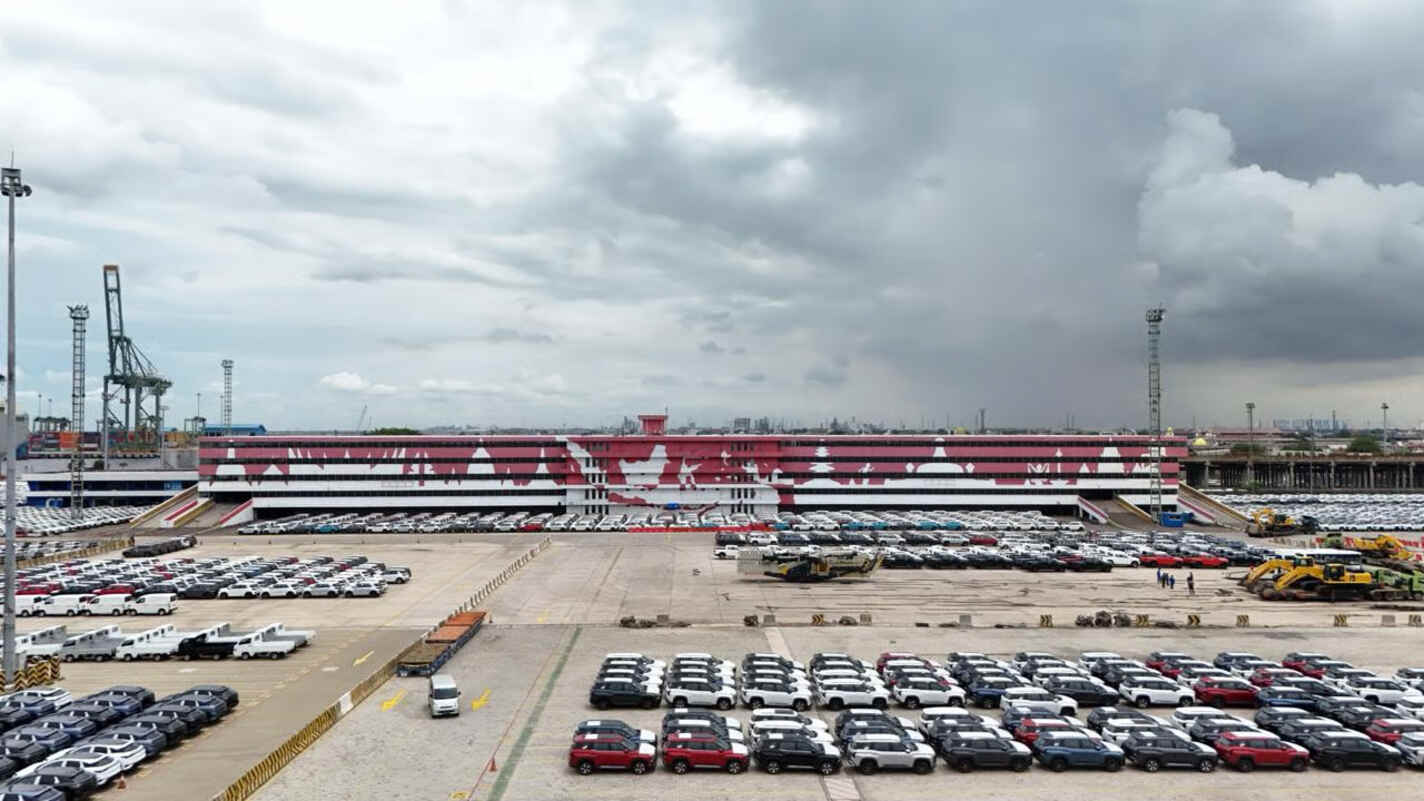 ipcc catat kenaikan trafik, terminal satelit perkuat operasional ipcc catat kenaikan trafik, terminal satelit perkuat operasional