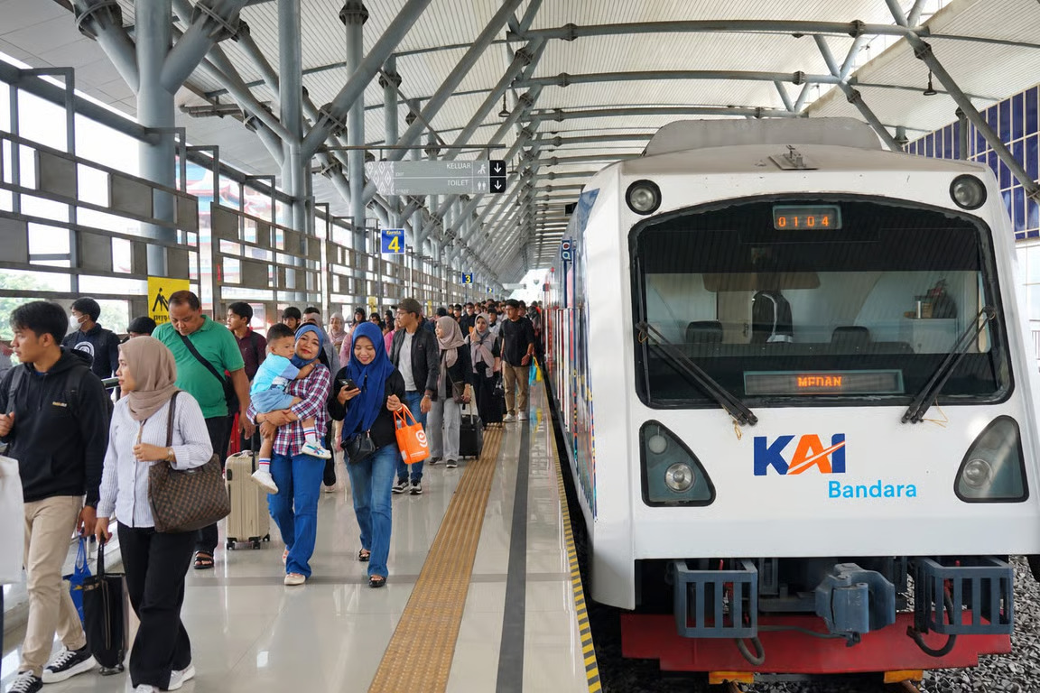 ka srilelawangsa tertemper kendaraan di perlintasan resmi terjaga binjai, perjalanan kereta tetap aman ka srilelawangsa tertemper kendaraan di perlintasan resmi terjaga binjai, perjalanan kereta tetap aman