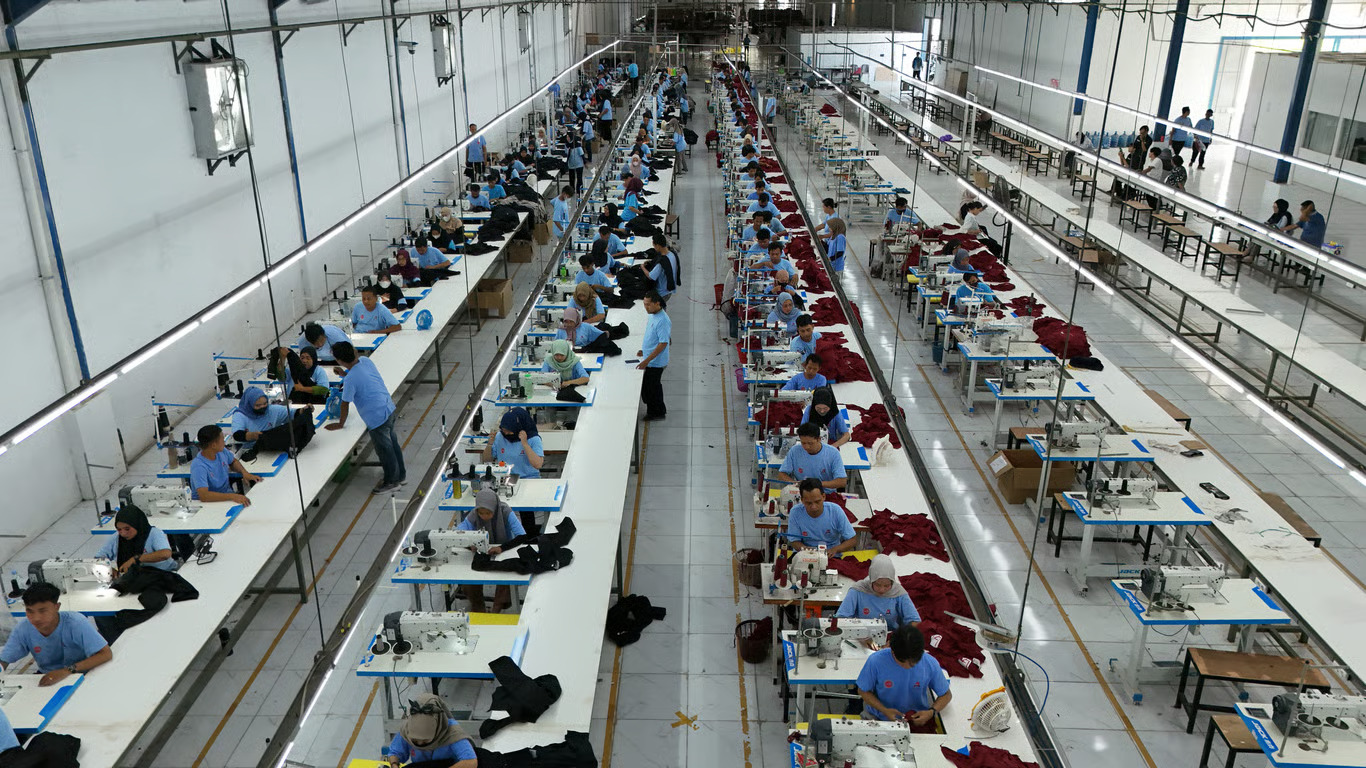pt akarsa garment indonesia kembangkan fasilitas produksi garmen untuk memenuhi kebutuhan seragam dan pakaian kerja perusahaan dari berbagai sektor