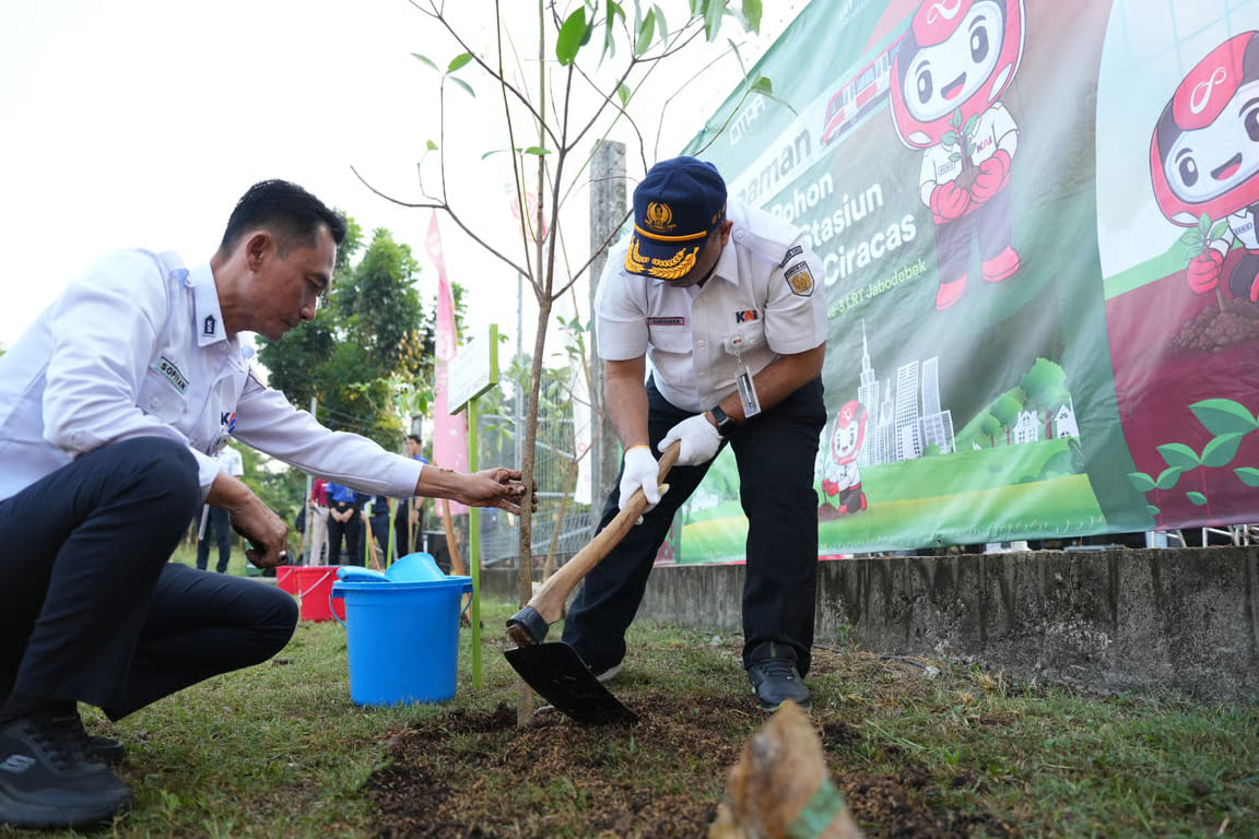 peringati tiga tahun beroperasi, lrt jabodebek tanam 123 pohon dan gelar donor darah peringati tiga tahun beroperasi, lrt jabodebek tanam 123 pohon dan gelar donor darah