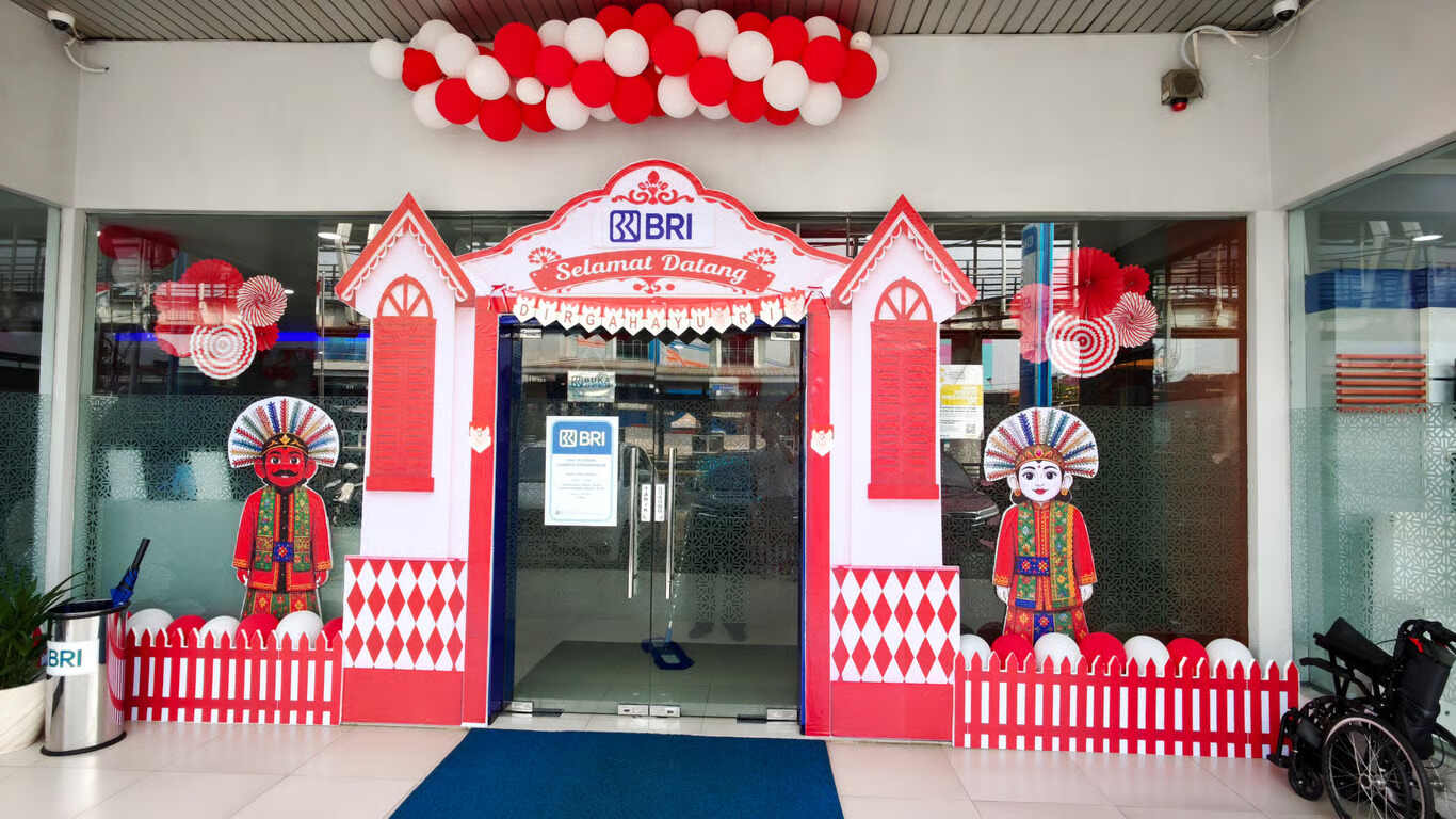 sambut hut ke 81 ri, bri bo rawamangun semarakkan kantor dengan dekorasi nuansa merah putih (1)