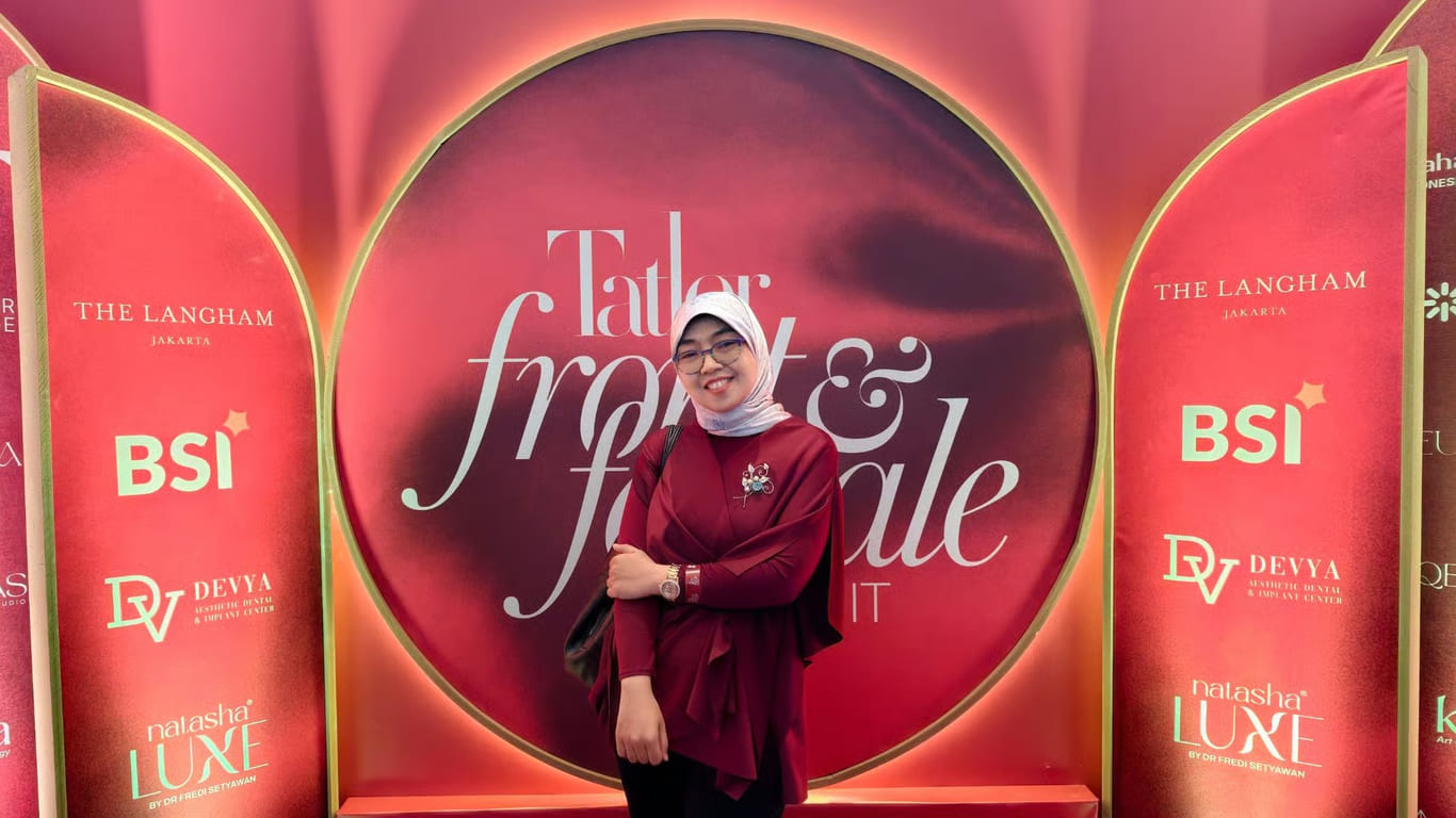 Refleksi Tatler Front & Female Summit 2026 Dwi Andi Rohmatika (Trainer & Founder Sanggabiz) Tegaskan Kemandirian Finansial adalah Kendali Penuh atas Sistem Bisnis Refleksi Tatler Front & Female Summit 2026 Dwi Andi Rohmatika (Trainer & Founder Sanggabiz) Tegaskan Kemandirian Finansial adalah Kendali Penuh atas Sistem Bisnis