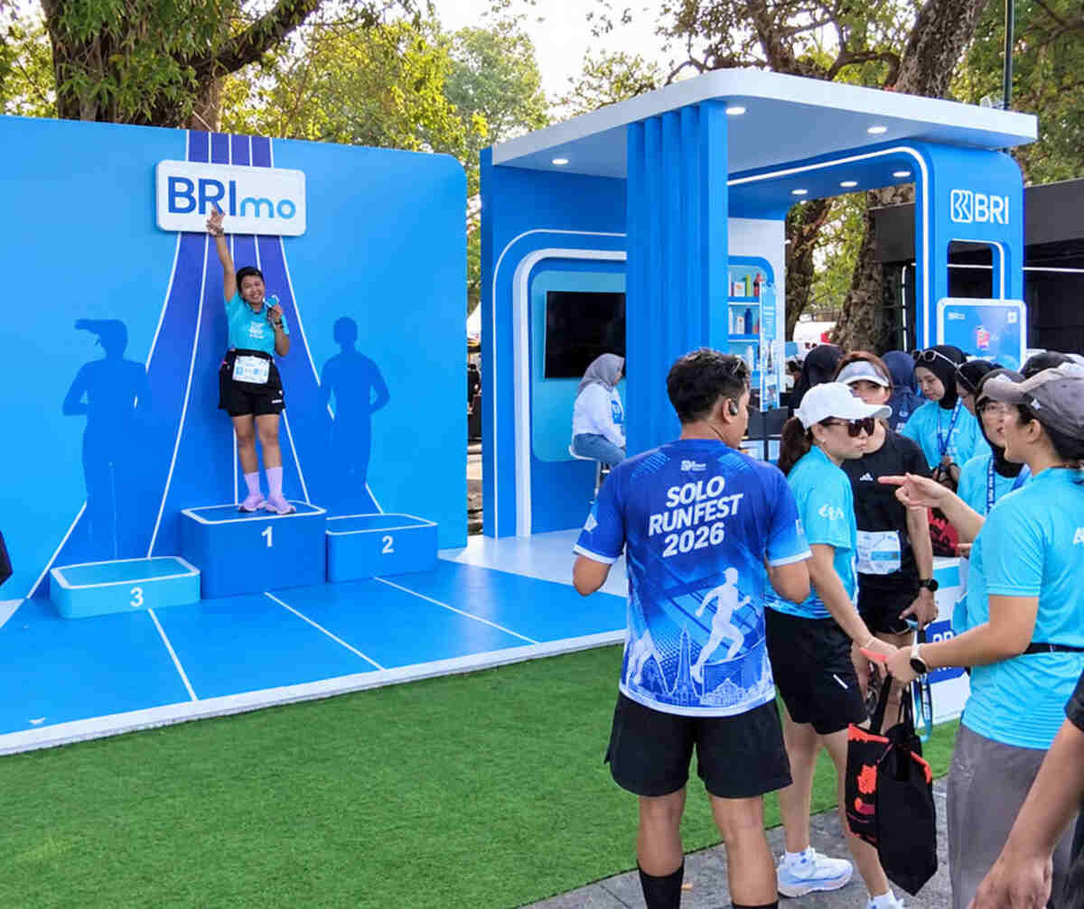 di tengah kerumunan solo run fest 2026, bri eksis hadirkan layanan perbankan