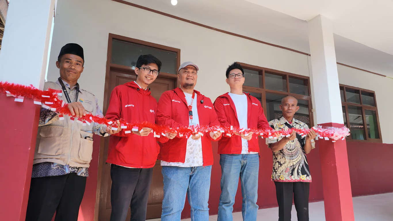 ocbc syariah dan rumah wakaf salurkan wakaf