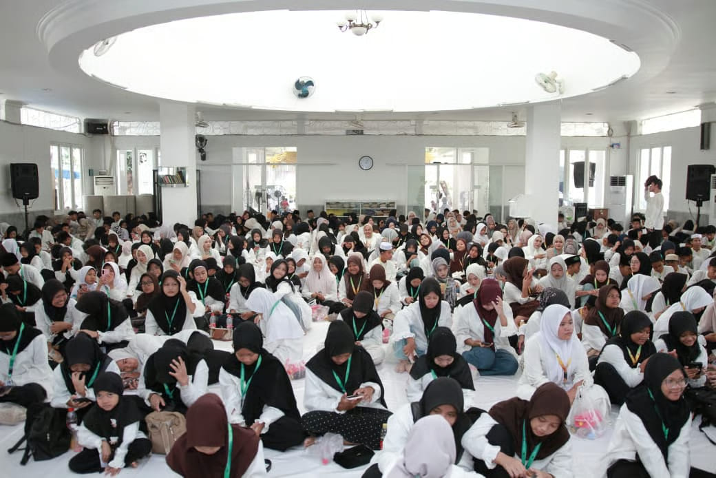 pertemuan rutin bulanan h. robert nitiyudo wachjo pesankan dzikir dan syukur kepada 1.200 anak binaan